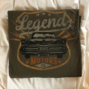 Vintage green car t-shirt
